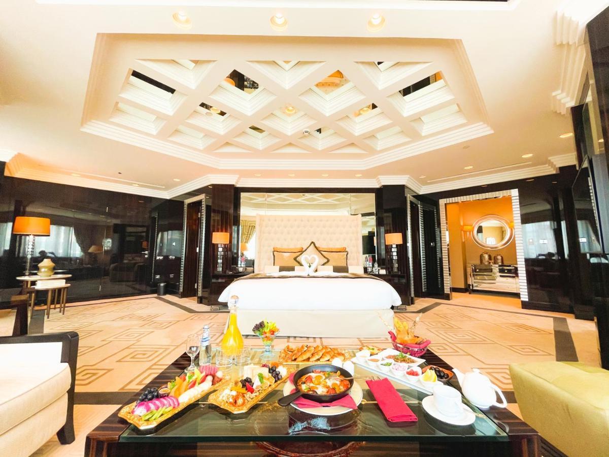 เมอเวนพิค แกรนด์ อัล บุตัน ดูไบ Hotel ภายนอก รูปภาพ The Royal Suite