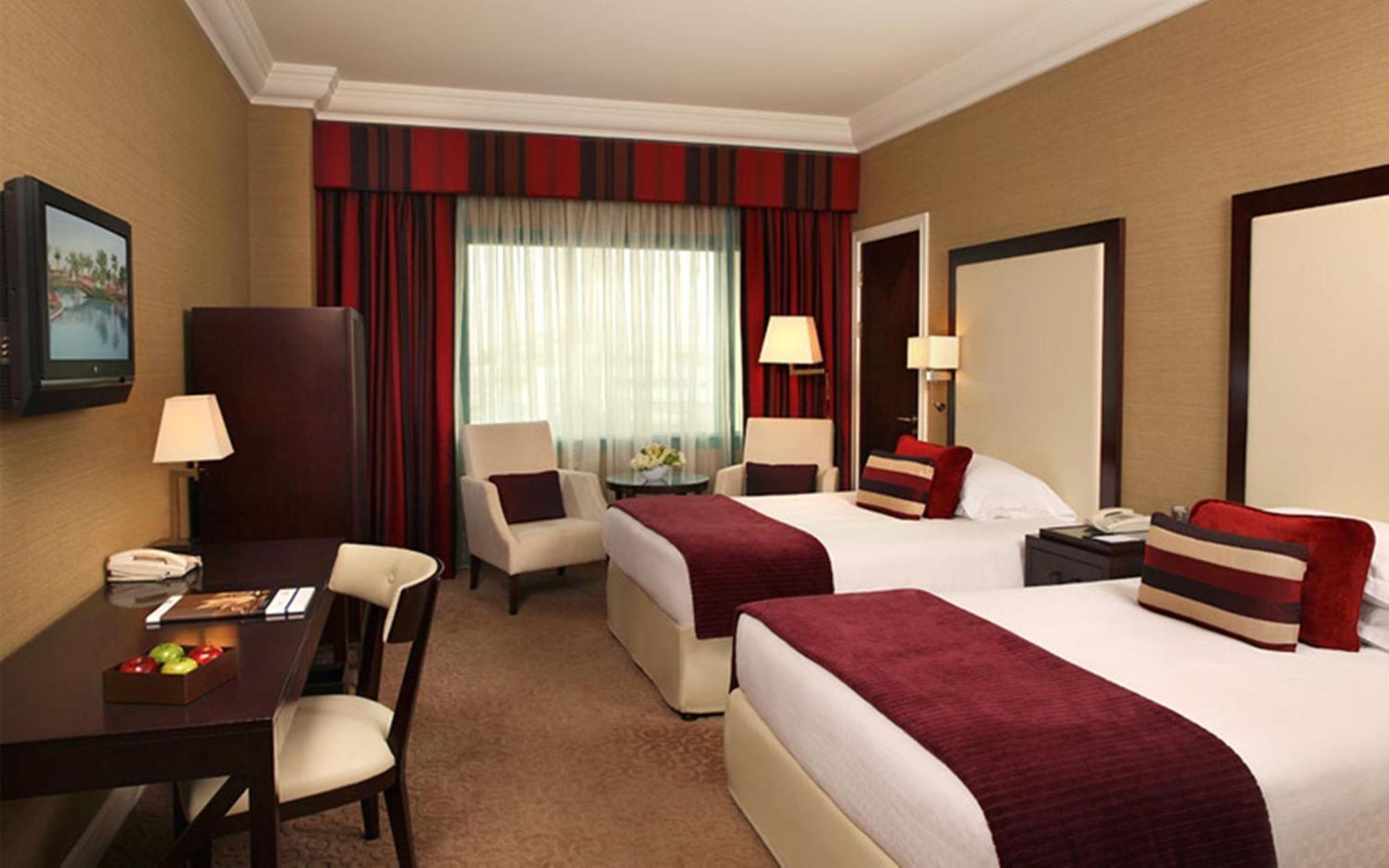 เมอเวนพิค แกรนด์ อัล บุตัน ดูไบ Hotel ภายนอก รูปภาพ A room at the hotel