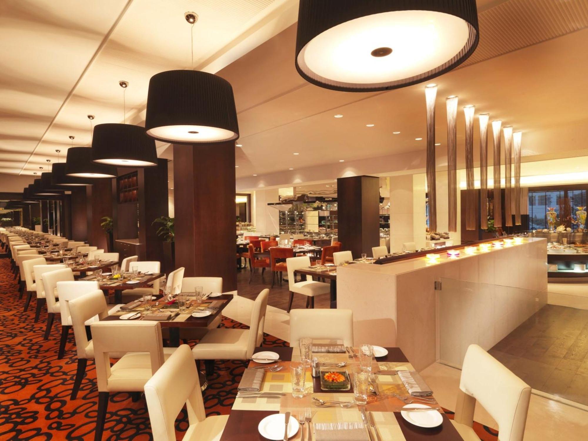 เมอเวนพิค แกรนด์ อัล บุตัน ดูไบ Hotel ภายนอก รูปภาพ The restaurant