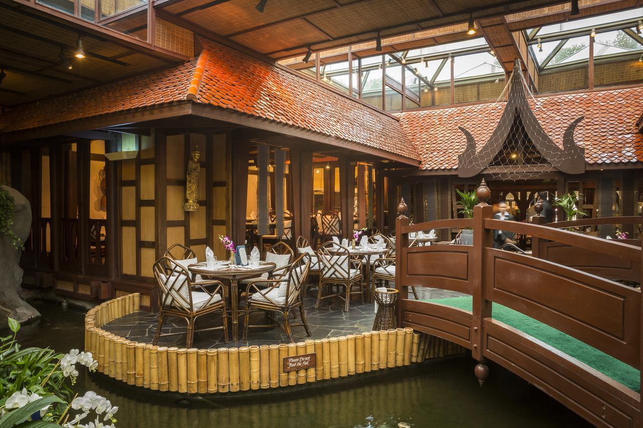 เมอเวนพิค แกรนด์ อัล บุตัน ดูไบ Hotel ภายนอก รูปภาพ The interior of the restaurant